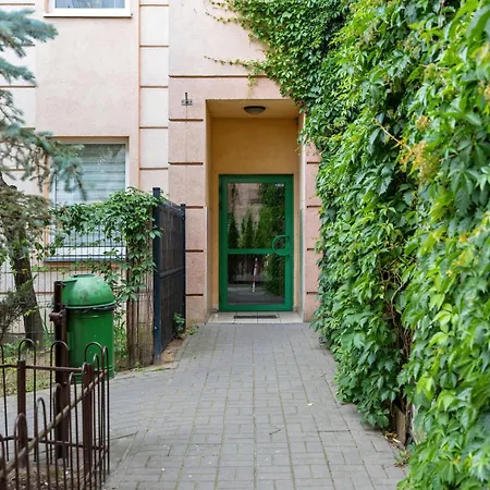Dwupietrowy Apartament Dla 7 Osob Z Ogrodkiem By Renters * Warsaw