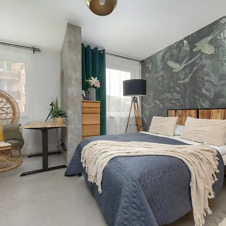 Dwupietrowy Apartament Dla 7 Osob Z Ogrodkiem By Renters Apartment